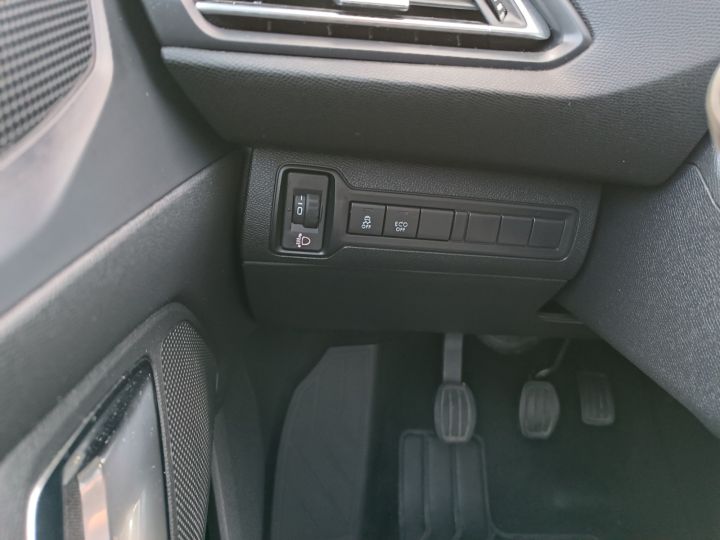 Peugeot 308 1.6 HDI Niski Przebieg Nawigacja Bezwypadkowy Serwis ASO Gwarancja VAT23% 21