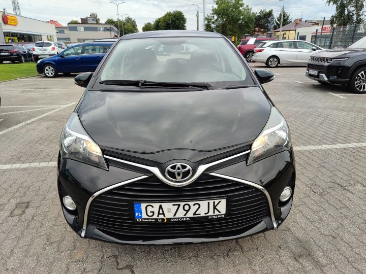 Toyota Yaris 1.3 benzyna Kamera Niski Przebieg Gwarancja 3