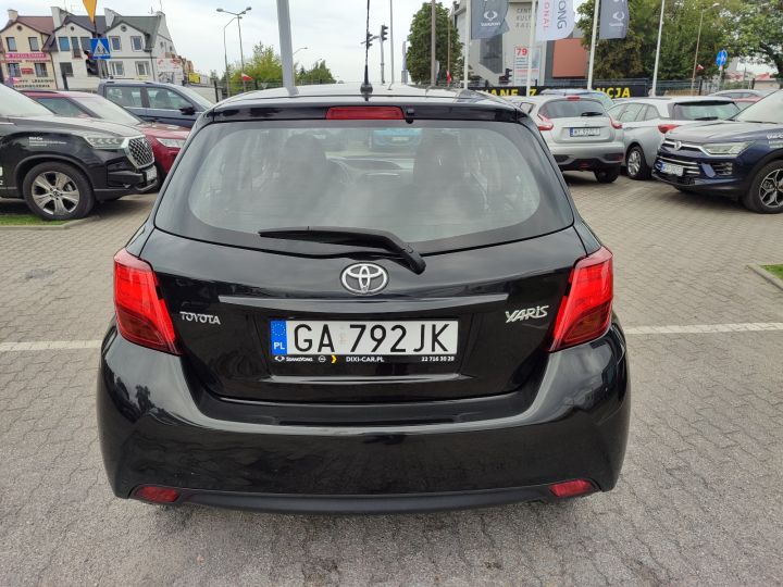 Toyota Yaris 1.3 benzyna Kamera Niski Przebieg Gwarancja 7
