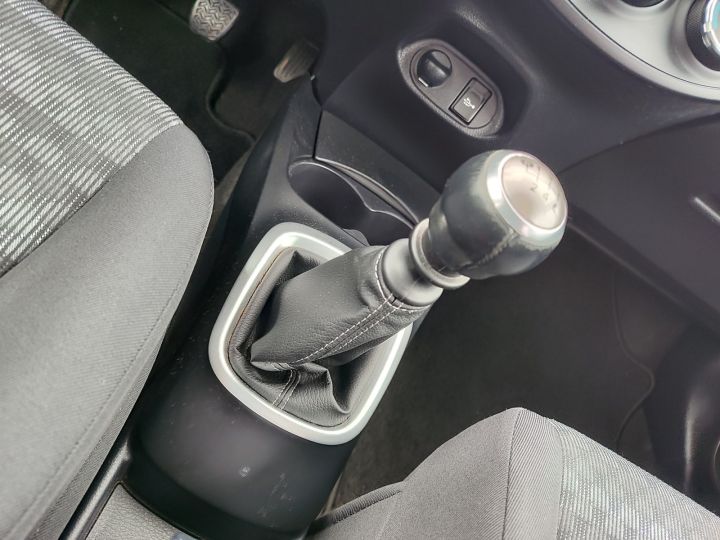 Toyota Yaris 1.3 benzyna Kamera Niski Przebieg Gwarancja 16