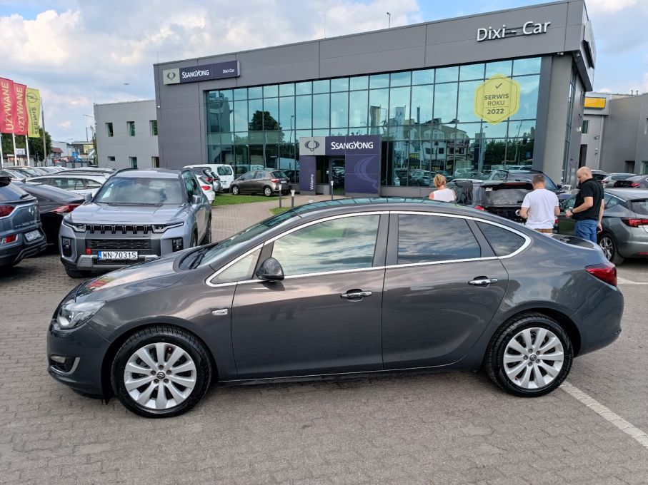 Opel Astra IV sedan 1,4 Turbo 140KM, Cosmo, Xenon, Podgrzewane fotele