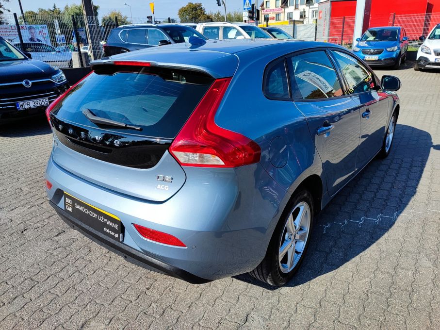 VOLVO V40 2.0 D2 120 KM BEZWYPADKOWY NISKI PRZEBIEG 7