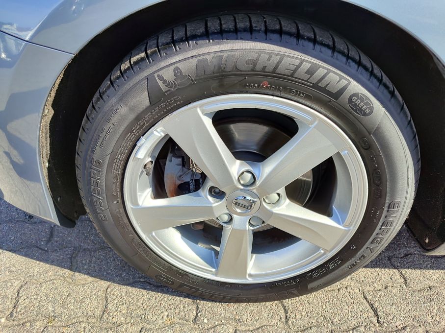 VOLVO V40 2.0 D2 120 KM BEZWYPADKOWY NISKI PRZEBIEG 10