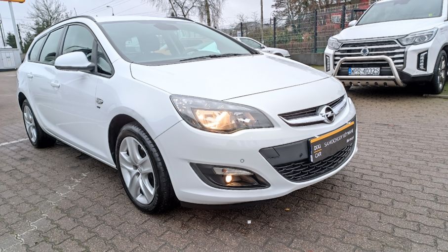 Opel Astra IV Sports Tourer 1,4 Turbo 120KM, pakiet zimowy, klima auto 5