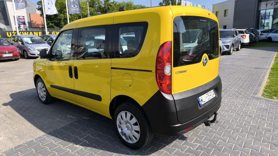 Opel Combo Tour 1.4 benzyna 90KM, Bardzo niski przebieg, 26.000km VAT23 9