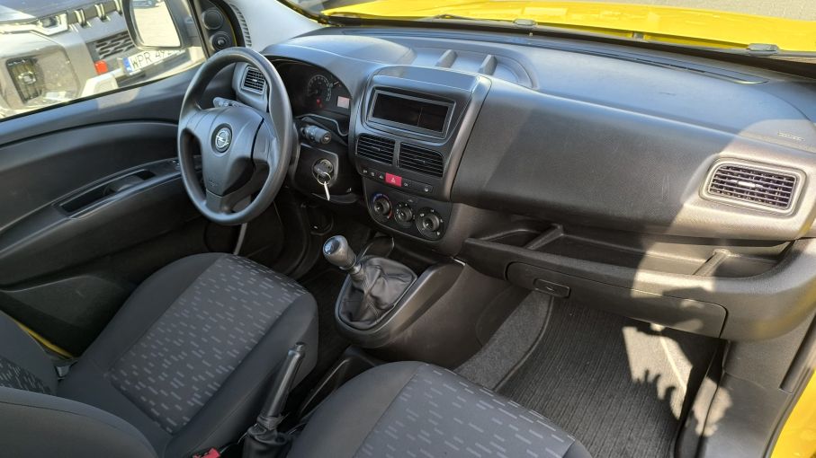 Opel Combo Tour 1.4 benzyna 90KM, Bardzo niski przebieg, 26.000km VAT23 13