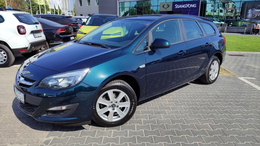 Opel Astra IV SportsTourer 1,6 115 KM  