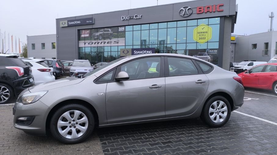 Opel Astra IV 1,4 Turbo 140KM, 4dr, Salon PL 2