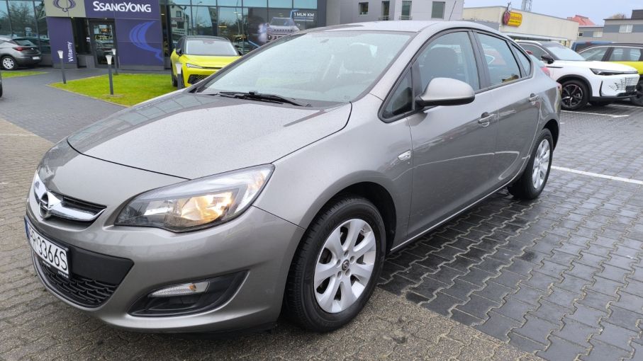 Opel Astra IV 1,4 Turbo 140KM, 4dr, Salon PL 3