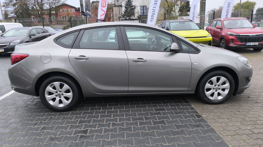 Opel Astra IV 1,4 Turbo 140KM, 4dr, Salon PL 6