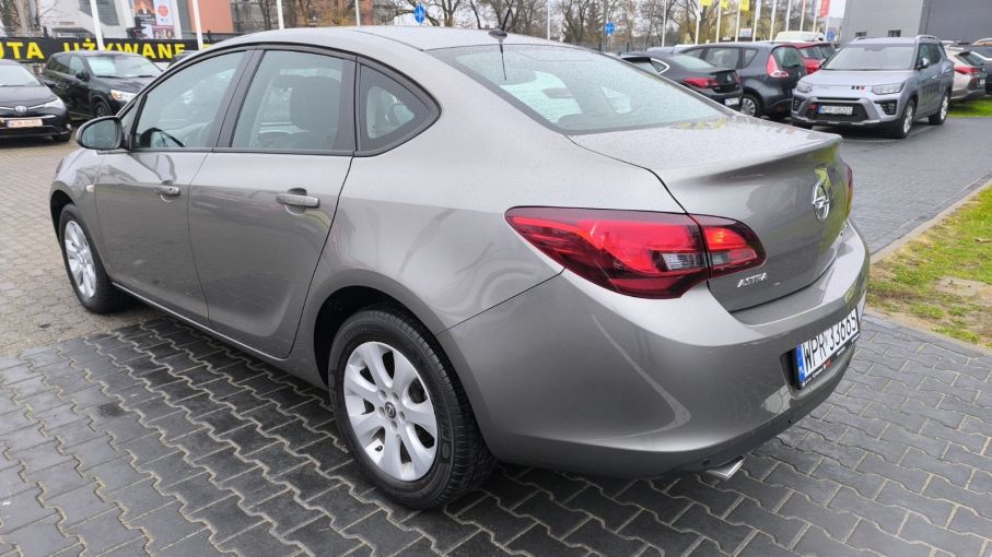 Opel Astra IV 1,4 Turbo 140KM, 4dr, Salon PL 9