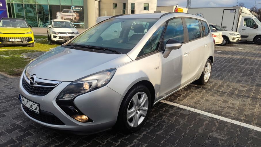 Opel Zafira 1,4T 140 KM 7-mio osobowa Navi Pakiet Zimowy 7-mio osobowa 4