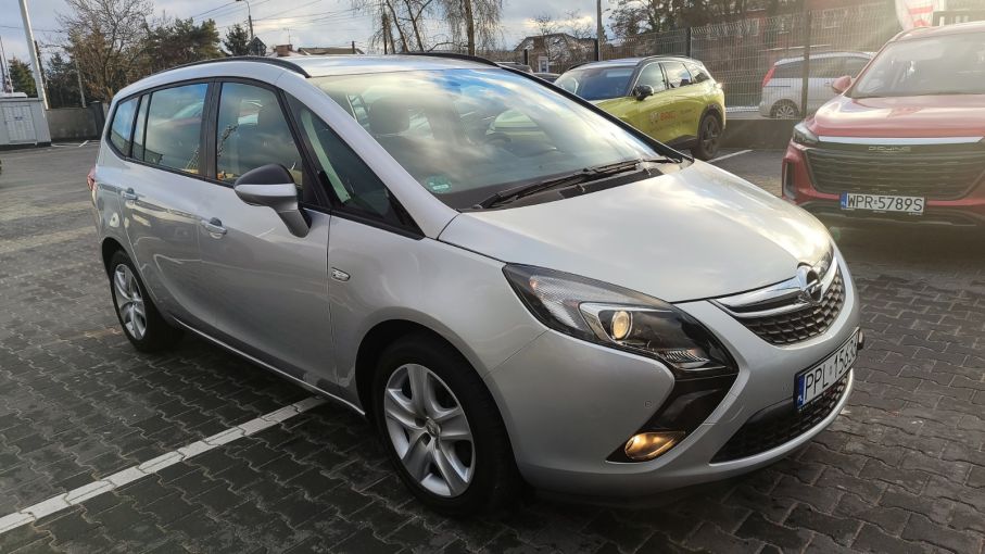 Opel Zafira 1,4T 140 KM 7-mio osobowa Navi Pakiet Zimowy 7-mio osobowa 6