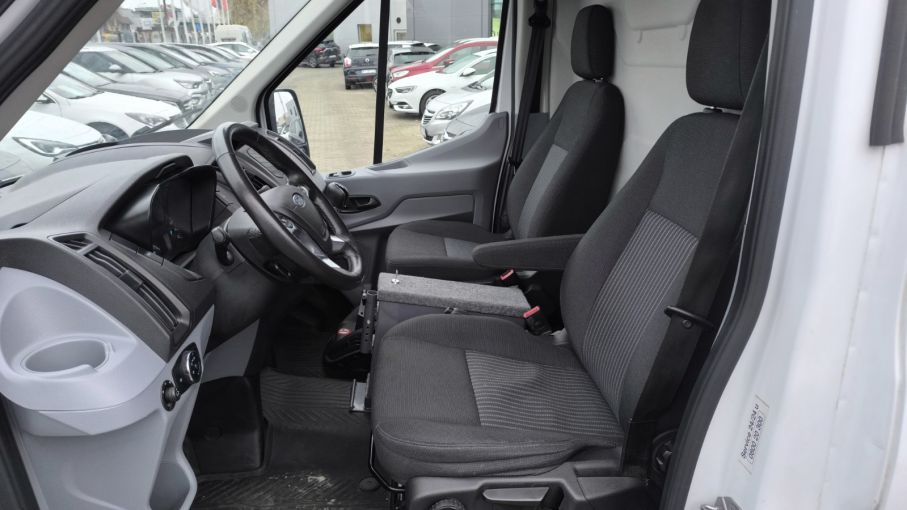 Ford Transit L2H2 2,0 TDCI 131KM, webasto, niski przebieg, Vat23% 11