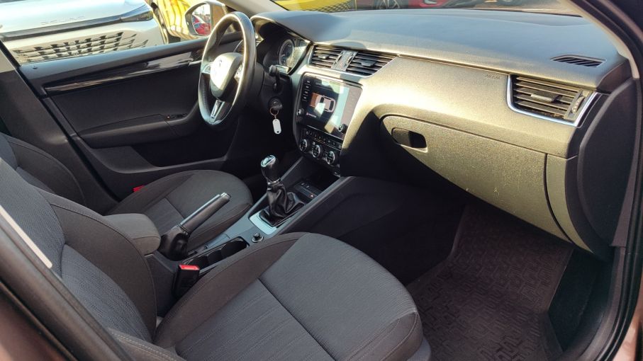 Skoda Octavia III 1,4 TSI 150KM Salon Polska 14