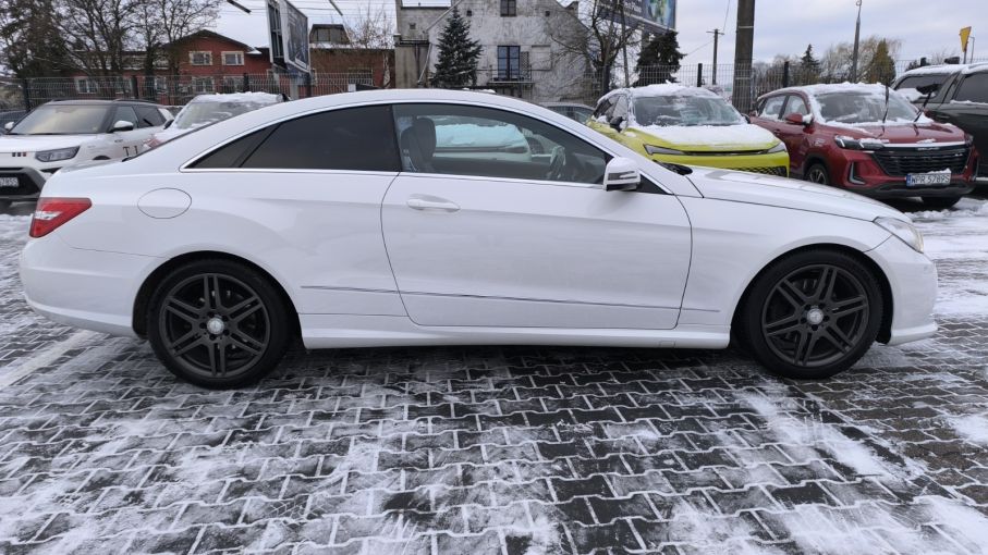 Mercedes E250 Coupe Salon PL AMG pakiet Skóra xenon navi rej.2013 Serwis 9