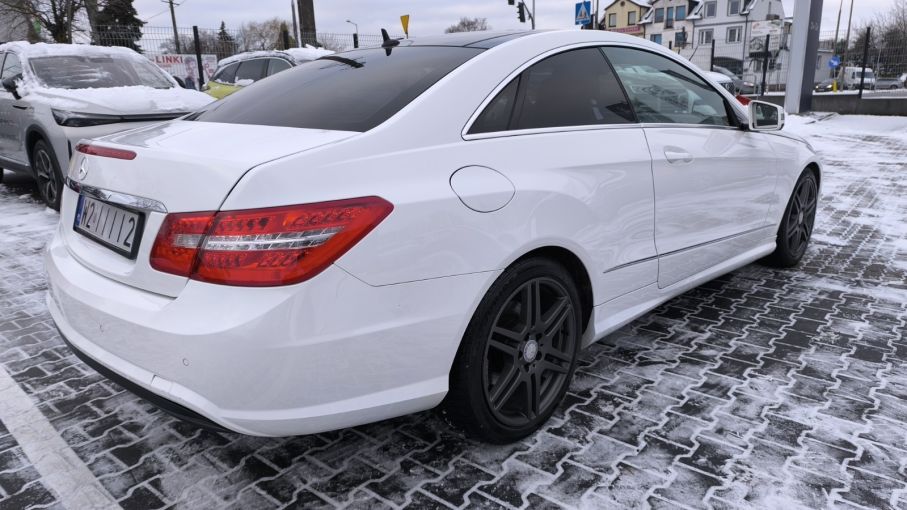 Mercedes E250 Coupe Salon PL AMG pakiet Skóra xenon navi rej.2013 Serwis 10