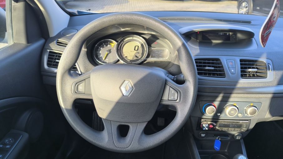 RENAULT MEGANE KOMBI 1,6 16V 110 KM 19