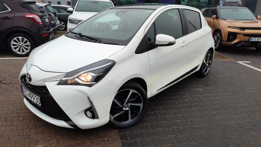 Toyota Yaris 1,5 benzyna 112KM, Panorama, Kamera, Navi, Klima auto, Keyless