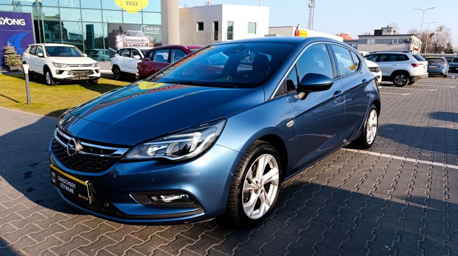 Opel Astra V Dynamic  1,4 Turbo 125KM Niski Przebieg 2