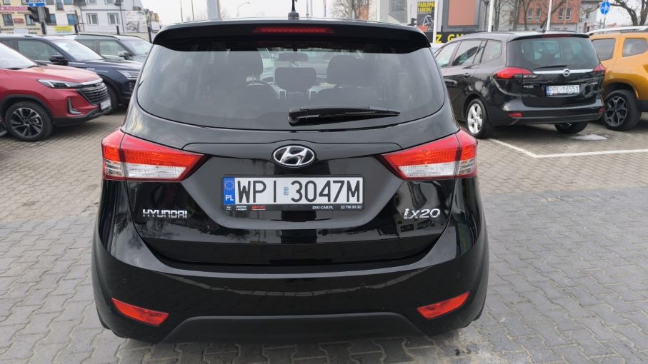 Hyundai IX20 1,6 benzyna 125KM, Automat, Salon PL 8