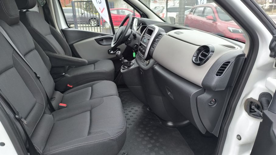 Renault Trafic  L2H1 1,6 CDTI 120KM   Bezwypadkowy 12