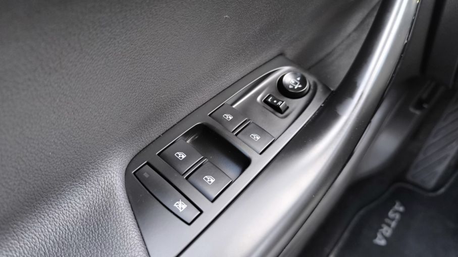 Opel Astra K 1,6 Turbo 200KM, automat, skóra, ACC, martwe pole, masaż, ledy, webasto 23