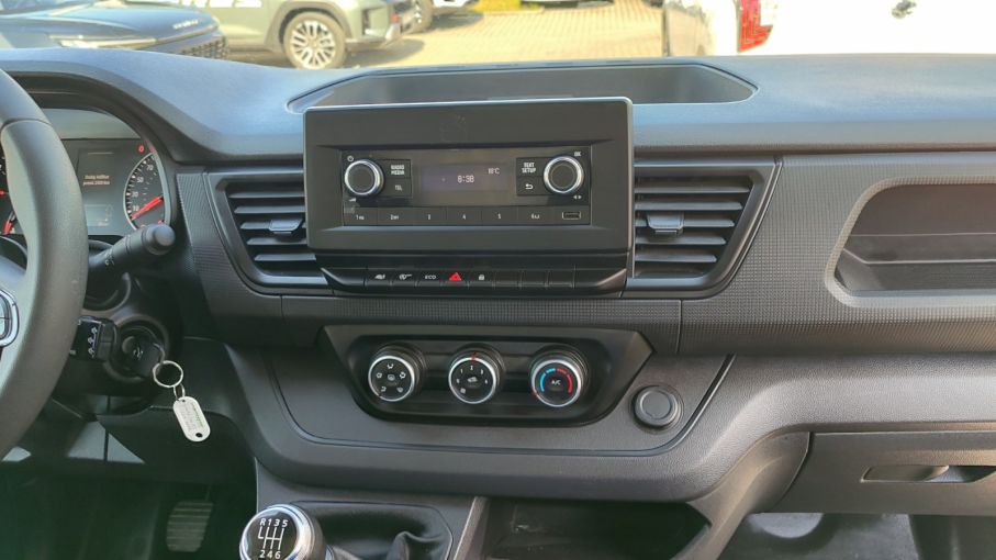 Renault Trafic L2H1 2,0 DCI 130KM, Ledy Vat23% 13