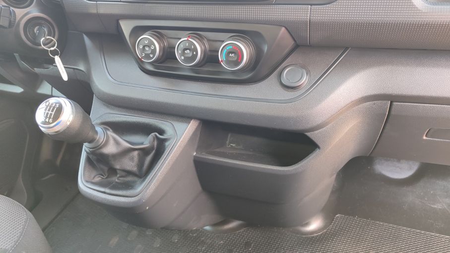 Renault Trafic L2H1 2,0 DCI 130KM, Ledy Vat23% 21