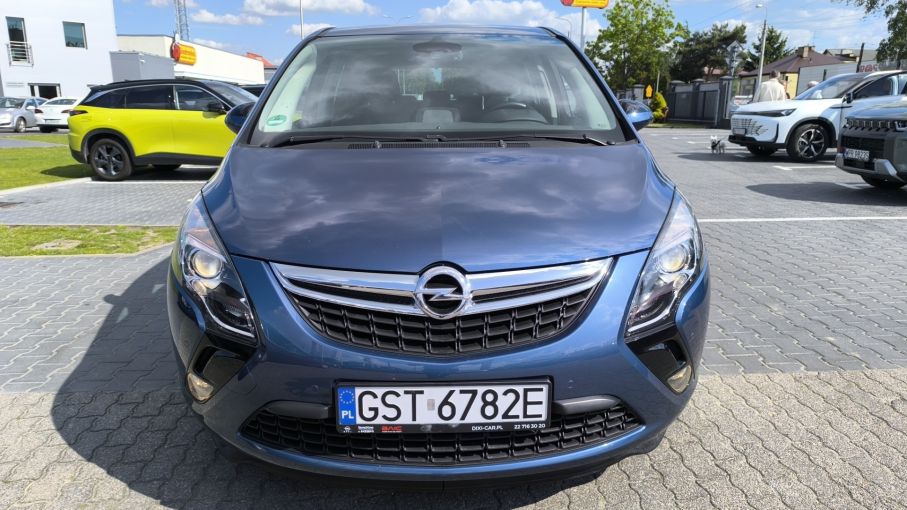 Opel Zafira C 1,4 benzyna 140KM, 7 osób, martwe pole, kamera, czujniki, navi 4