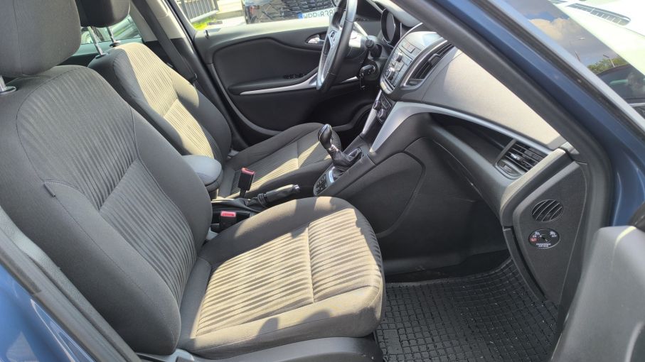 Opel Zafira C 1,4 benzyna 140KM, 7 osób, martwe pole, kamera, czujniki, navi 13