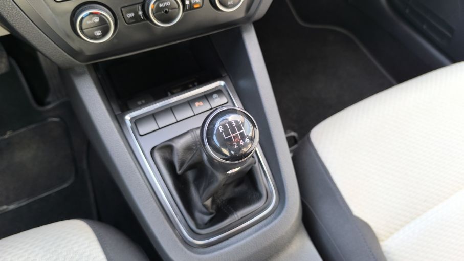 Volkswagen Jetta 1,4 TSI 125KM, Salon PL 18