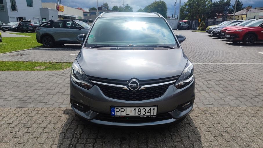 Opel Zafira C 1.6 Turbo benzyna  Kamera 7osób Niski Przebieg 4