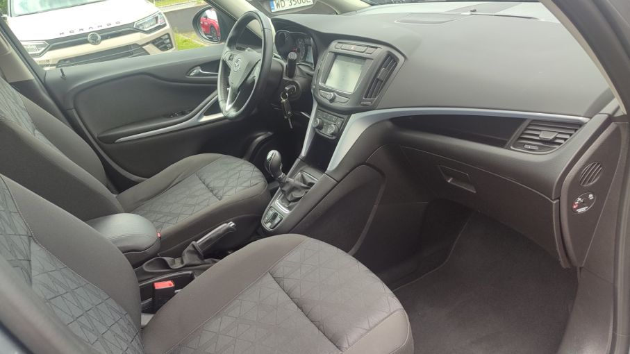 Opel Zafira C 1.6 Turbo benzyna  Kamera 7osób Niski Przebieg 12