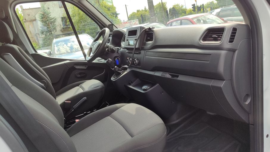 Renault Master L3H2 nowy model 2.3 dci 2 x drzwi boczne Niski Przebieg Vat23 12