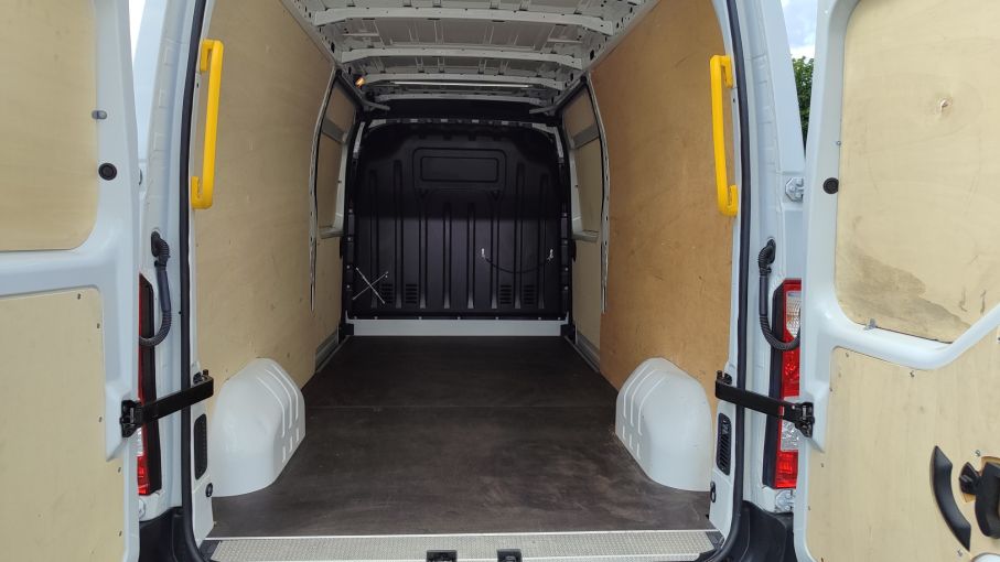 Renault Master L3H2 nowy model 2.3 dci 2 x drzwi boczne Niski Przebieg Vat23 21