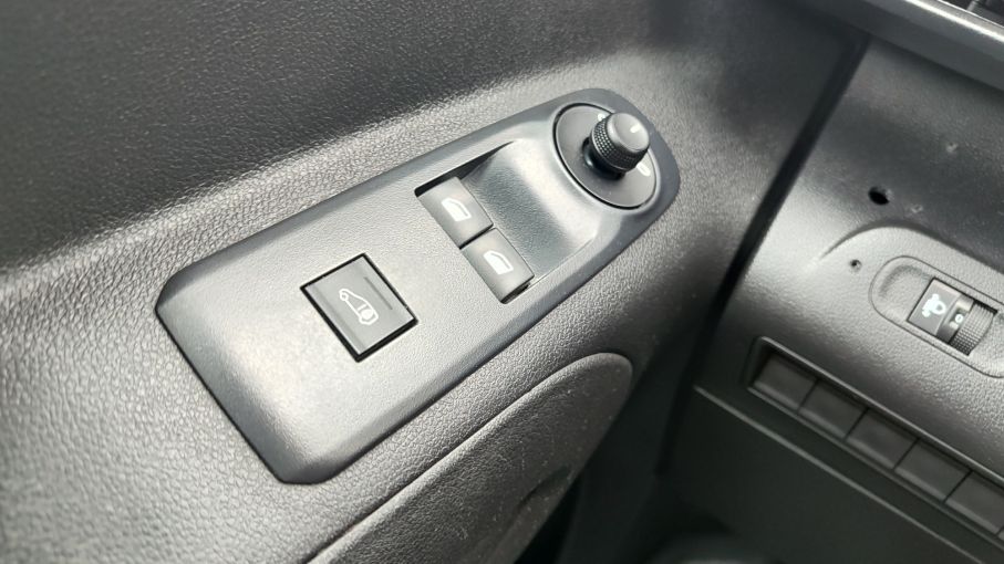 Peugeot Partner L2H1 1.5 HDI 102KM Niski Przebieg 3osobowy Vat23% 17