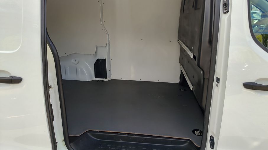 Opel Vivaro C Extra Long 2,0 CDTI 122KM klima, niski przebieg, 3osobowy VAT23%  18