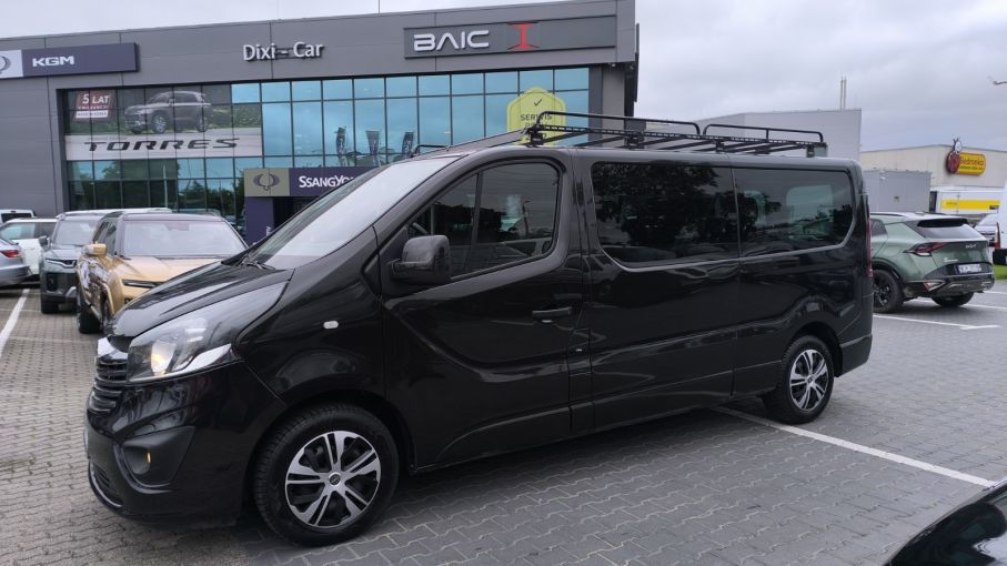 Opel Vivaro 9 osobowy L2H1 Niski Przebieg Bardzo Doinwestowane Vat23%  2