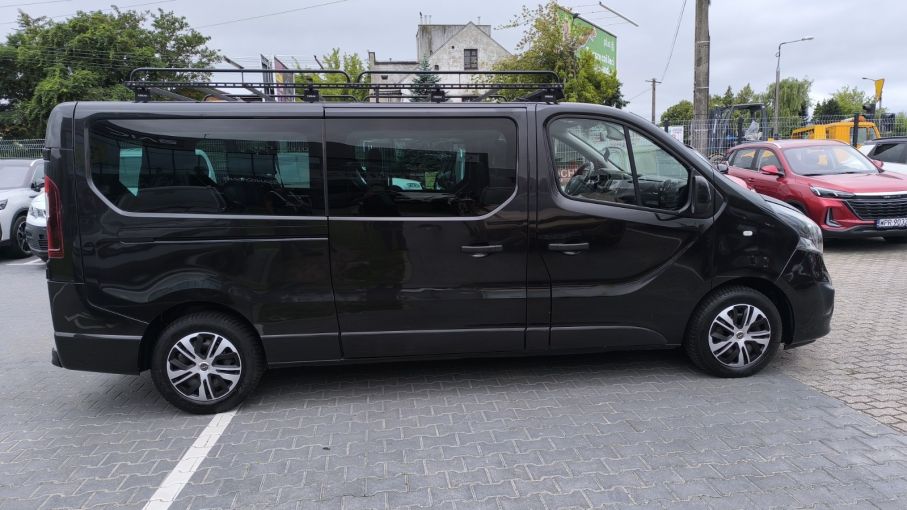 Opel Vivaro 9 osobowy L2H1 Niski Przebieg Bardzo Doinwestowane Vat23%  6