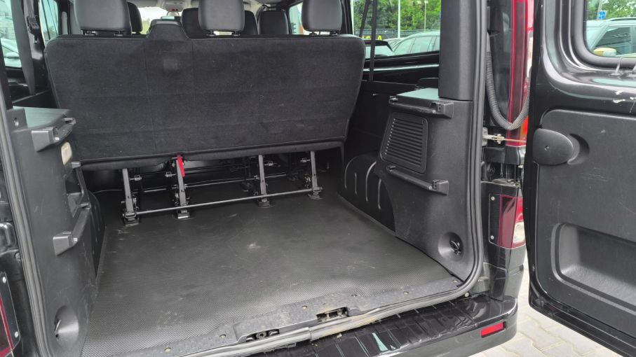 Opel Vivaro 9 osobowy L2H1 Niski Przebieg Bardzo Doinwestowane Vat23%  10