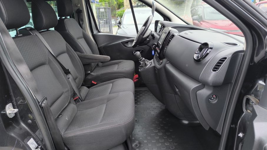 Opel Vivaro 9 osobowy L2H1 Niski Przebieg Bardzo Doinwestowane Vat23%  13