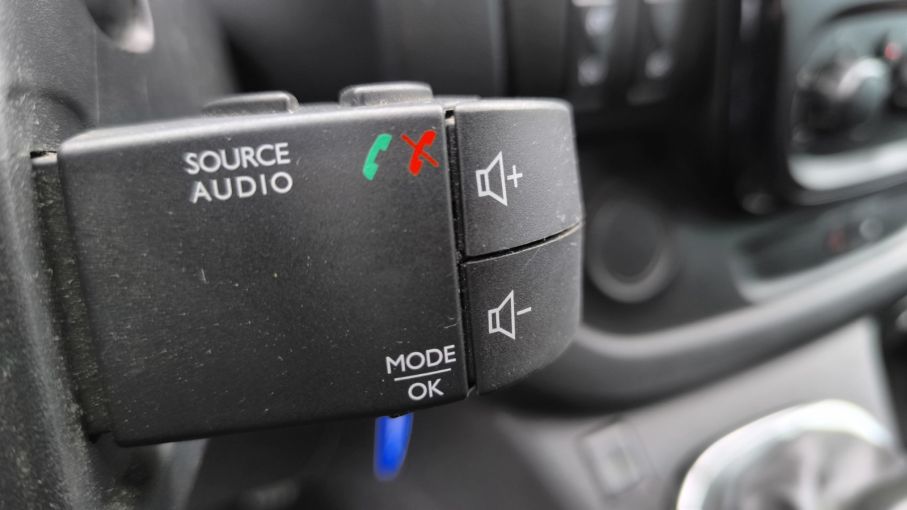 Opel Vivaro 9 osobowy L2H1 Niski Przebieg Bardzo Doinwestowane Vat23%  20