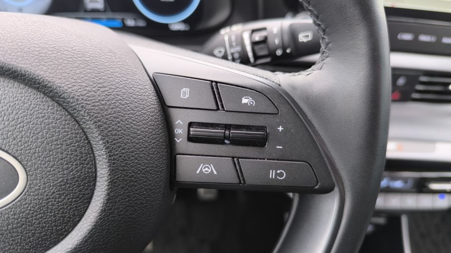Hyundai Bayon 1,0 T-GDI 100KM, Smart + Design + Tech, salon PL, niski przebieg, Gwarancja 21