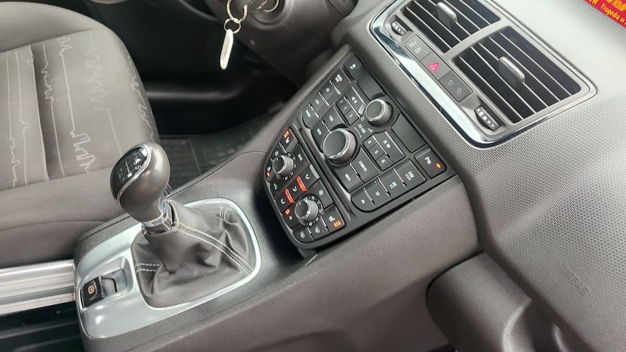 NOWA LOKALIZACJA Opel Meriva 1.4T 140KM Climatronic Serwis Niski Przebieg Gwarancja 18