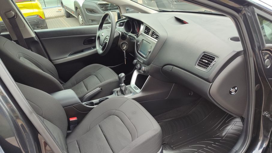 NOWA LOKALIZACJA Kia Ceed 1.6 benzyna 135KM Bogate Opcja Navi Kamera Serwis ASO Gwarancja 13