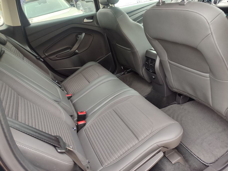 NOWA LOKALIZACJA Ford Kuga 1.5 EcoBoost Manual Titanium Niski Przebieg 17