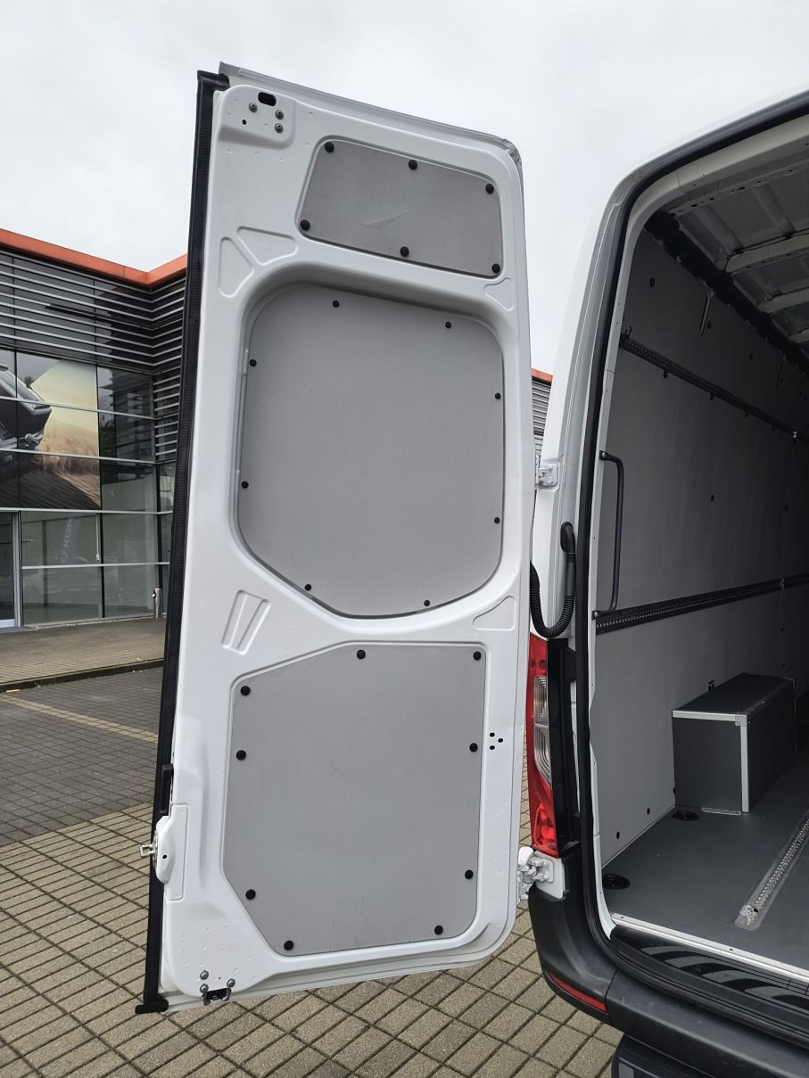 NOWA LOKALIZACJA Mercedes Sprinter 315CDI 150KM L4H2 maxdługi Blaszak kamery360 Vat23 11