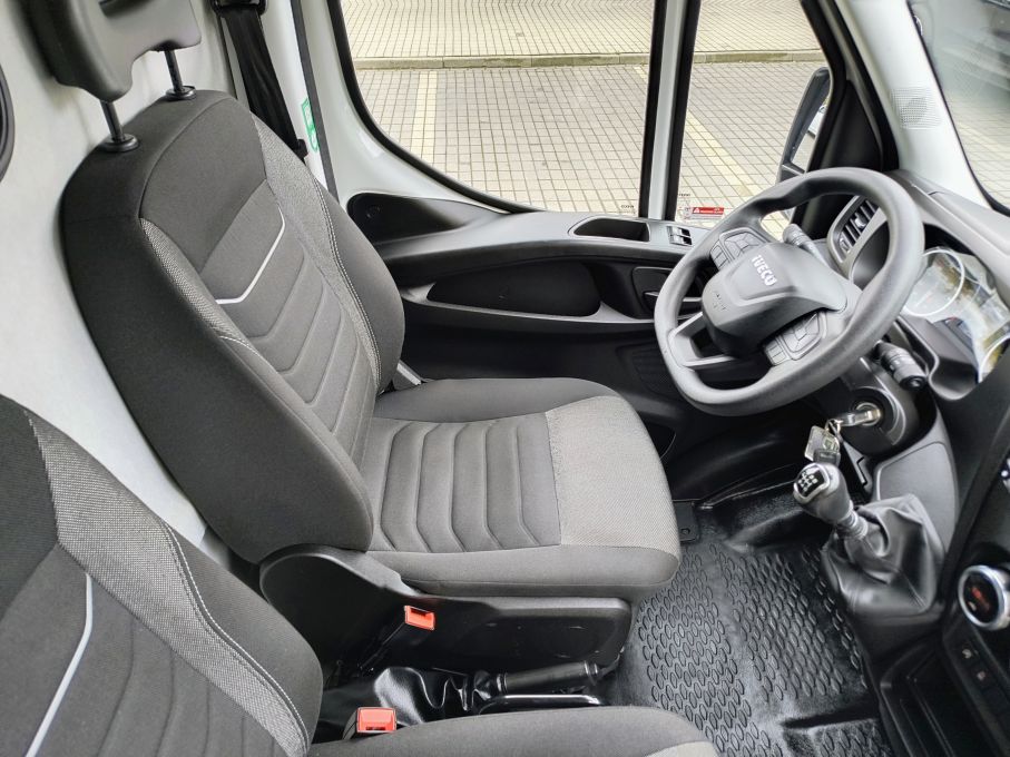 NOWA LOKALIZACJA Iveco 35S16 L4H2 Maxi Nowy Rozrząd niski przebieg Vat23% 17