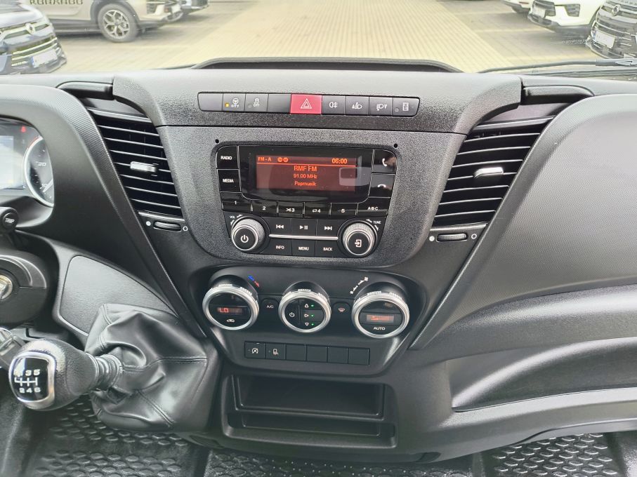 NOWA LOKALIZACJA Iveco 35S16 L4H2 Maxi Nowy Rozrząd niski przebieg Vat23% 17